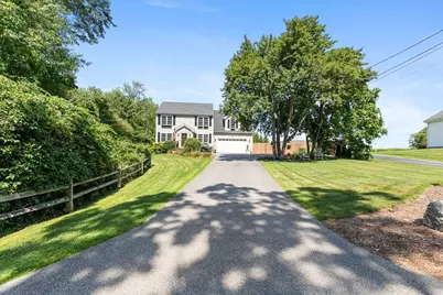 380 N Wheaton Ave, Seekonk, MA 02771 - Photo 2