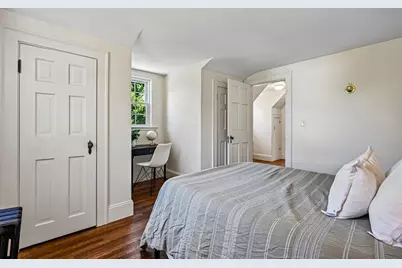 254 Russell St, Woburn, MA 01801 - Photo 30