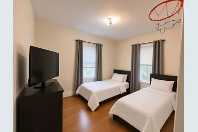 81 Fellsway W, Medford, MA 02155 - Photo 6