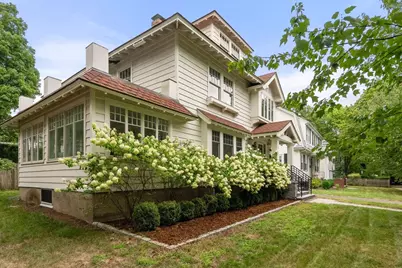 855 Commonwealth Ave, Newton, MA 02459 - Photo 2
