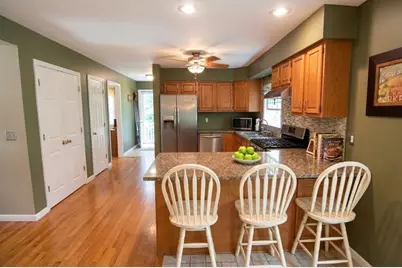 9 Zamora St, Saugus, MA 01906 - Photo 12