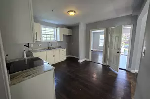 32 Park St, Salem, MA 01970 - Photo 2