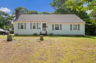 24 S Sea Ave, Yarmouth, MA 02601 - Photo 2