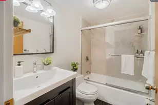 164 Galen St, Watertown, MA 02472 - Photo 2