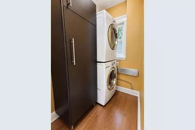 22 Santuit St #B, Boston, MA 02124 - Photo 4