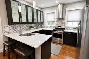 22 Santuit St, Boston, MA 02124 - Photo 2