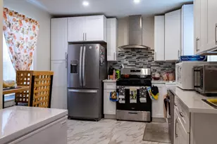 35 Peck St, Attleboro, MA 02703 - Photo 2