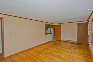 67 Warwick Rd, Chicopee, MA 01020 - Photo 6
