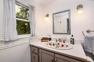 72 Benjamin Nyes Ln, Falmouth, MA 02540 - Photo 16