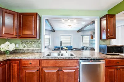 118 Parker St, New Bedford, MA 02740 - Photo 4