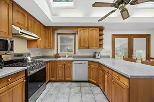 210 Chamberlain St, Holliston, MA 01746 - Photo 4