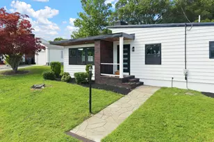 21 Hilltop Rd, Dartmouth, MA 02747 - Photo 2