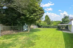 21 Hilltop Rd, Dartmouth, MA 02747 - Photo 24