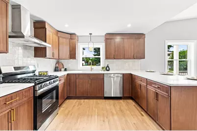 21 Hilltop Rd, Dartmouth, MA 02747 - Photo 6