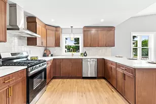 21 Hilltop Rd, Dartmouth, MA 02747 - Photo 6