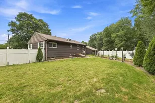 111 Florida Dr, Agawam, MA 01001 - Photo 28