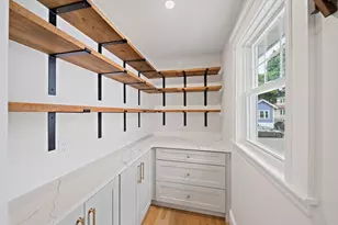 18 Thurlow St, Boston, MA 02132 - Photo 12