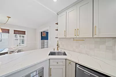 18 Thurlow St, Boston, MA 02132 - Photo 10
