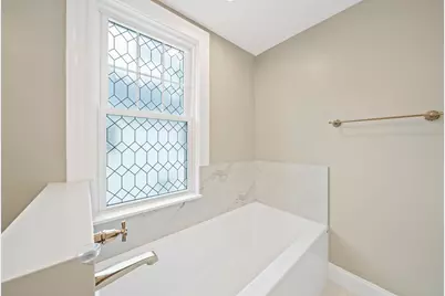18 Thurlow St, Boston, MA 02132 - Photo 24