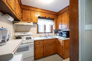 610 Bradford Ave, Fall River, MA 02721 - Photo 14