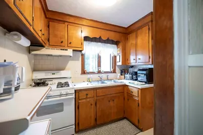 610 Bradford Ave, Fall River, MA 02721 - Photo 14