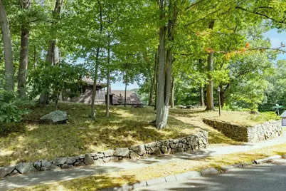 43 Ledgewood Dr, Danvers, MA 01923 - Photo 4