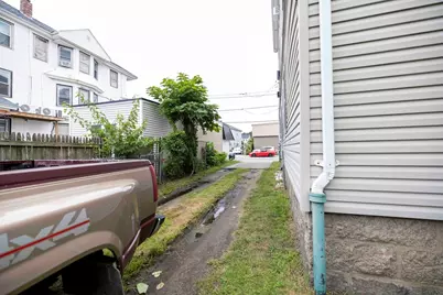 1025 Globe St, Fall River, MA 02724 - Photo 6