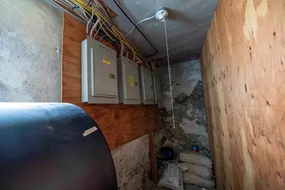 1025 Globe St, Fall River, MA 02724 - Photo 30