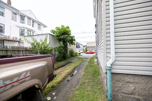 1025 Globe St, Fall River, MA 02724 - Photo 6