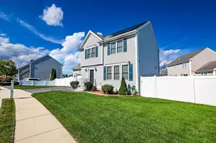 92 Tarkiln Pl, New Bedford, MA 02745 - Photo 2