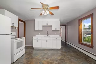 102 Sayles St, Southbridge, MA 01550 - Photo 4