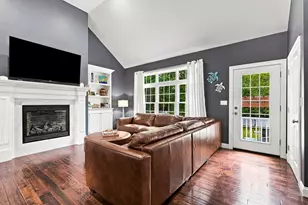 8 Mellen St, Hopedale, MA 01747 - Photo 6