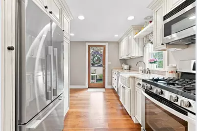 18 Beaver St, Waltham, MA 02453 - Photo 10