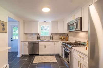 110 Low St, Newburyport, MA 01950 - Photo 4