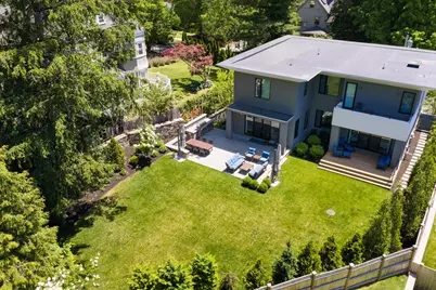 221 Gardner Rd, Brookline, MA 02445 - Photo 2