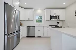 30 Barrett Ave, Worcester, MA 01605 - Photo 10