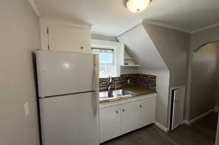 36 Boynton St, Manchester, NH 03102 - Photo 6