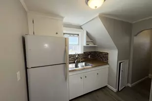 36 Boynton St, Manchester, NH 03102 - Photo 6