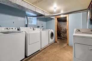 320 Davis St, New Bedford, MA 02746 - Photo 30