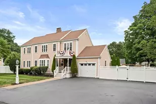 34 Edward Ave, Lynnfield, MA 01940 - Photo 2