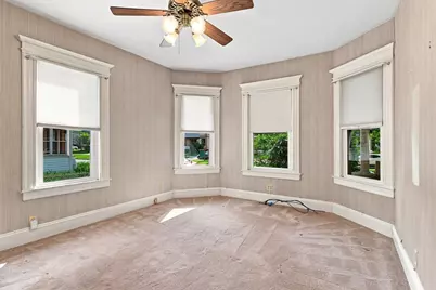 33 Kenwood Ter, Springfield, MA 01108 - Photo 6