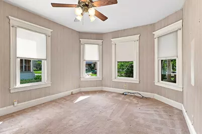 33 Kenwood Ter, Springfield, MA 01108 - Photo 6