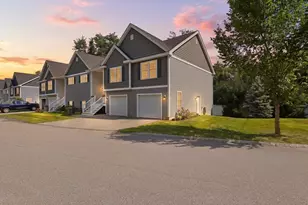 17 Cypress, Exeter, NH 03833 - Photo 2