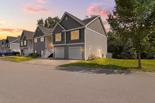 17 Cypress, Exeter, NH 03833 - Photo 2