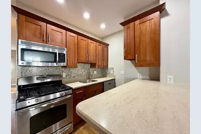512 East 3rd St. #1, Boston, MA 02127 - Photo 4