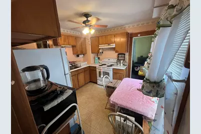 104 Balis St, Springfield, MA 01109 - Photo 14