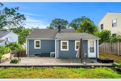26 Macdonald St, Boston, MA 02136 - Photo 10