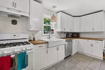 6 Carter Pl, Woburn, MA 01801 - Photo 12
