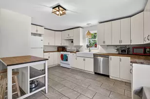 6 Carter Pl, Woburn, MA 01801 - Photo 10