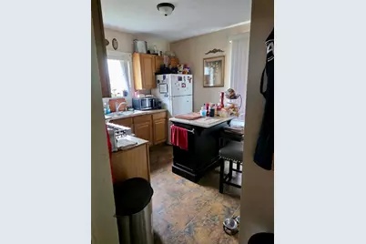 158 Thompson St, New Bedford, MA 02740 - Photo 2